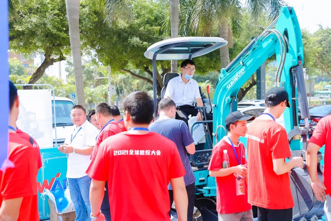 共享微挖新视界！必发集团智能微挖三大王牌产品齐聚2021全球微挖大会