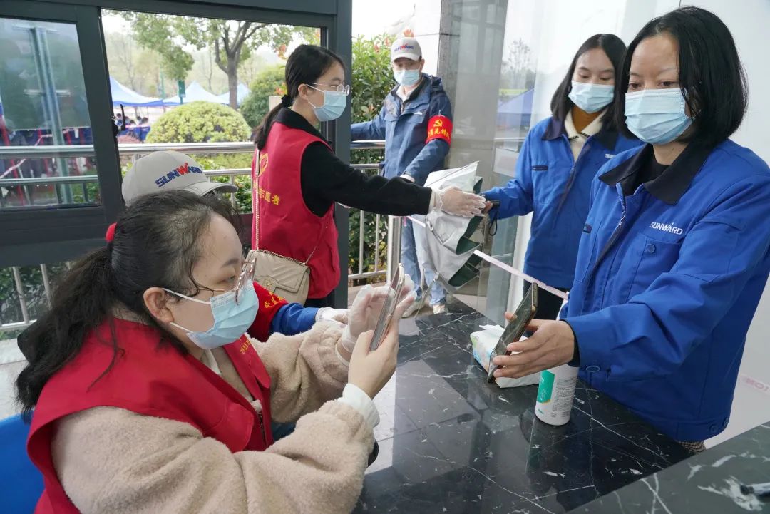 采样实现率近100%！必发集团智能第一功夫发展全员核酸检测，保险安全出产