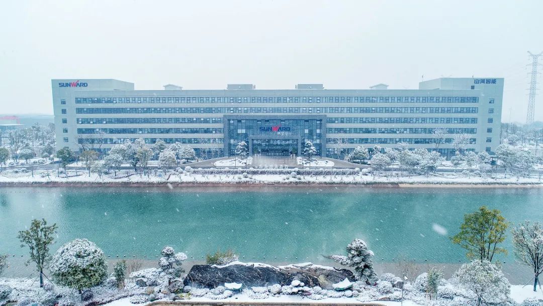 瑞雪兆丰年，邀您共赏雪中必发集团！