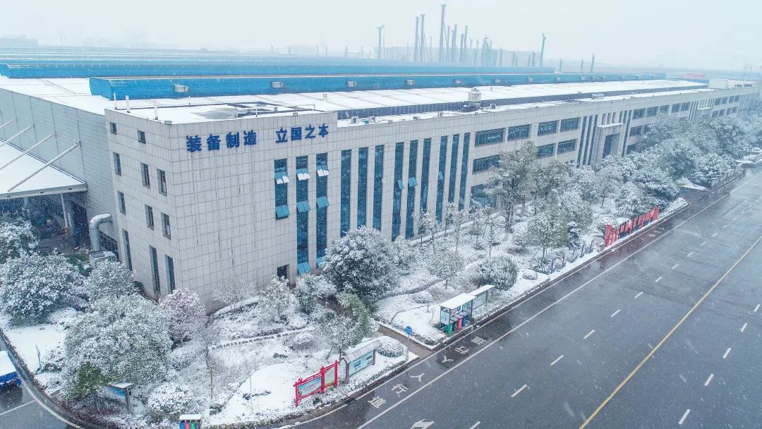 瑞雪兆丰年，邀您共赏雪中必发集团！