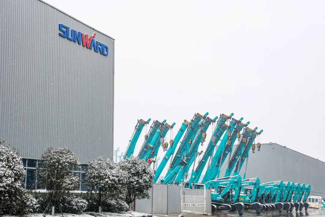 瑞雪兆丰年，邀您共赏雪中必发集团！