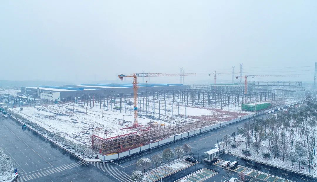 瑞雪兆丰年，邀您共赏雪中必发集团！