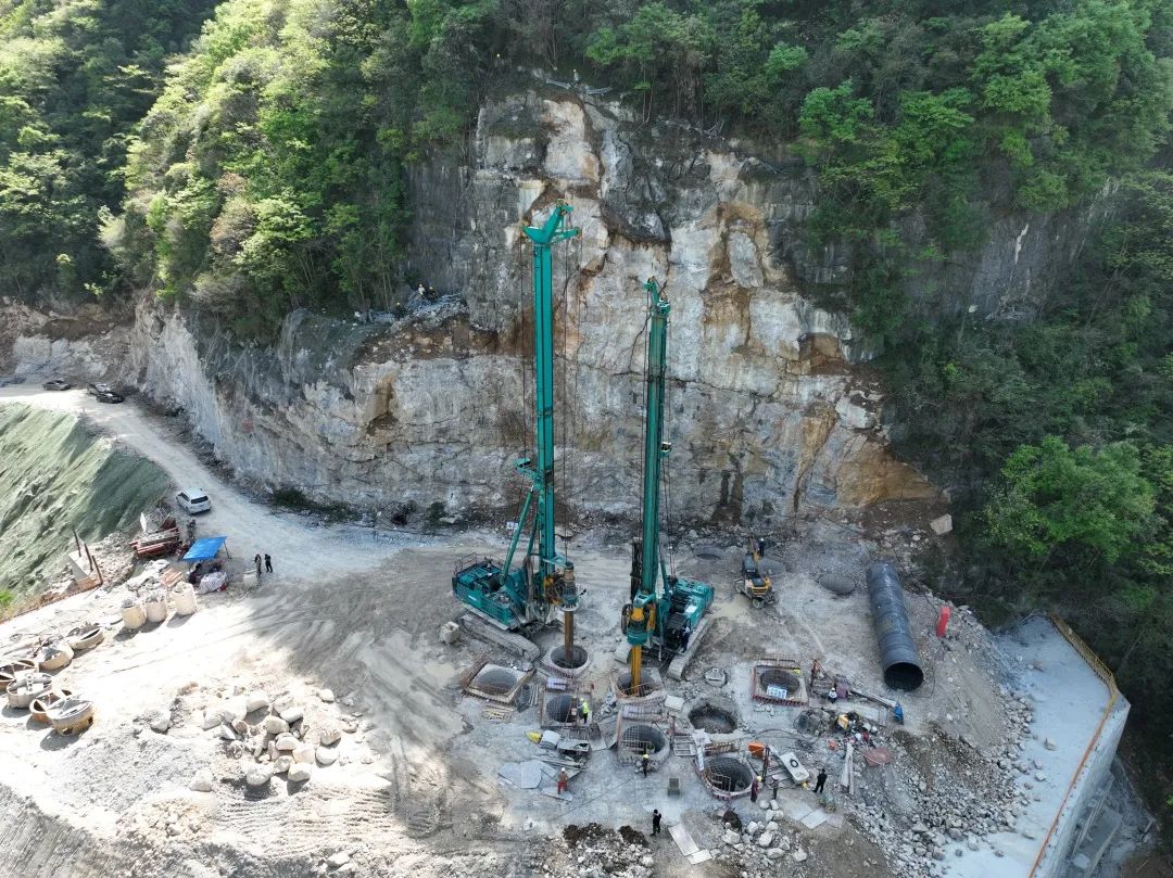 展示施工“奇效”！必发集团智能旋挖钻机强势助力炉慈高快公路建设