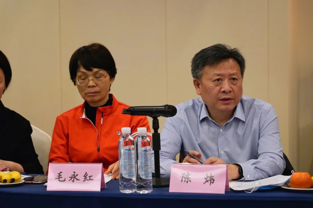 抱团出海，携手共赢！何清华带队赴湖南异地商会结合会造访互换