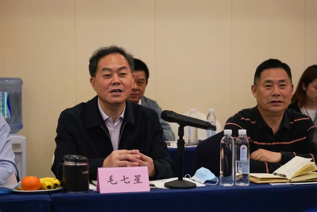抱团出海，携手共赢！何清华带队赴湖南异地商会结合会造访互换