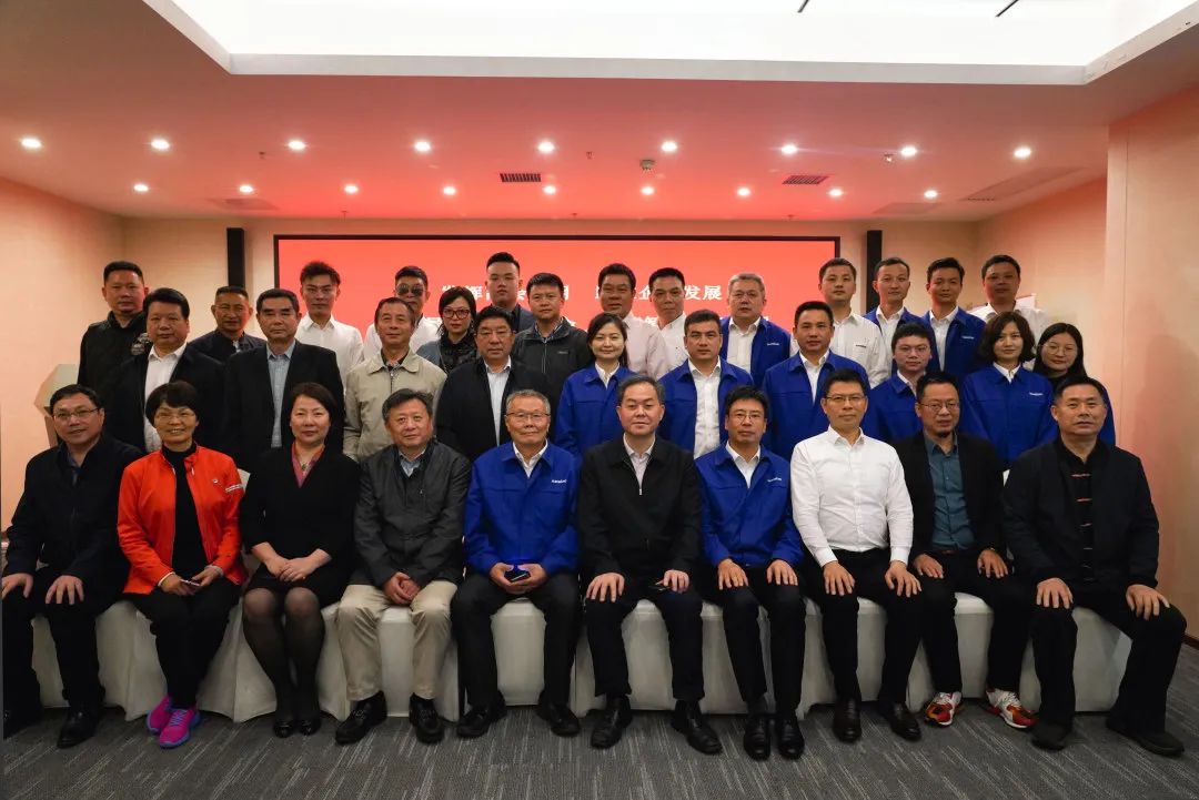 抱团出海，携手共赢！何清华带队赴湖南异地商会结合会造访互换