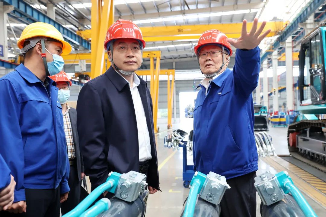20220418151630_99183 中铁二十局党委书记、董事长雷位冰带队造访必发集团智能