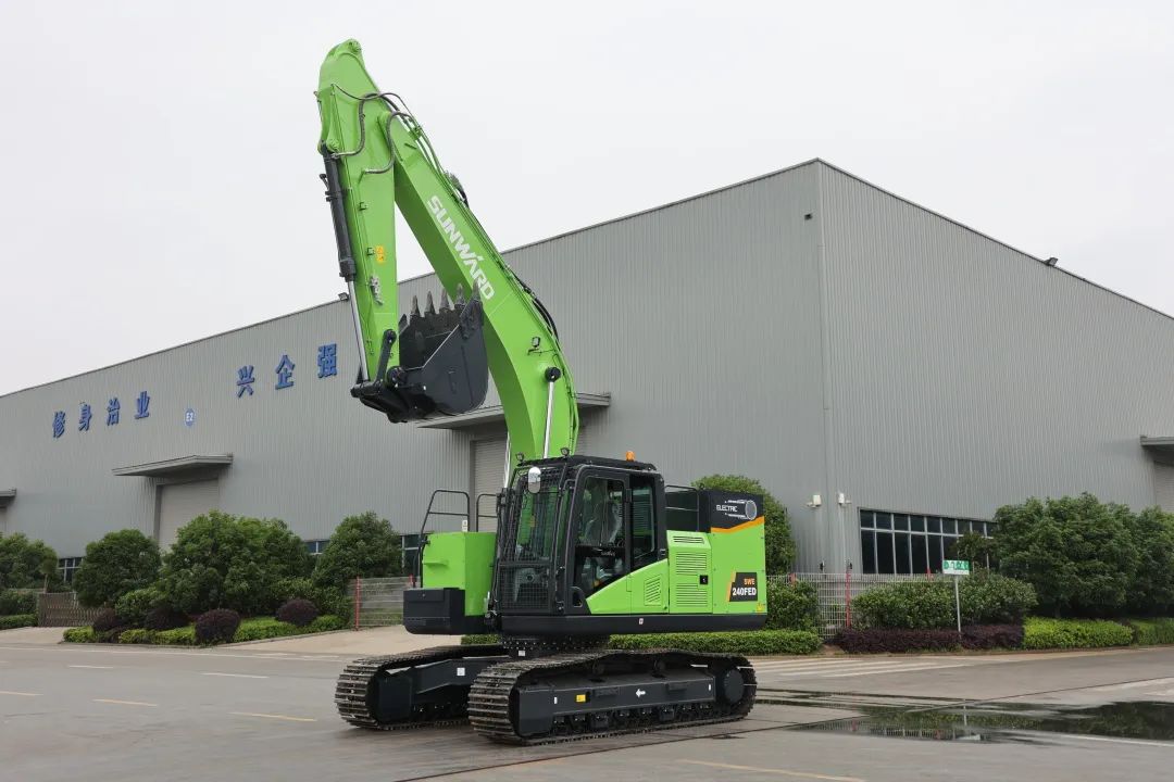 20220510085620_70420 征战川藏铁路!必发集团智能新一代电动挖掘机成功交付