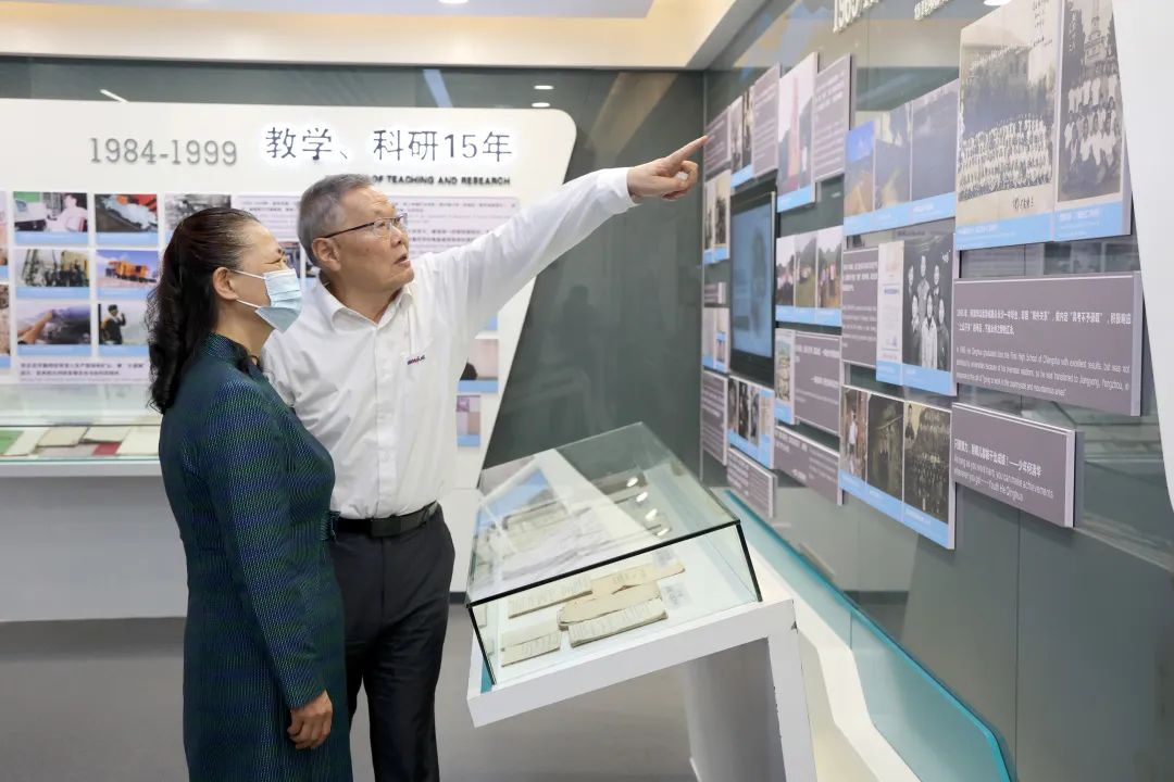深入产学研合作！中南大学堂长、中国工程院院士田红旗率团造访必发集团智能