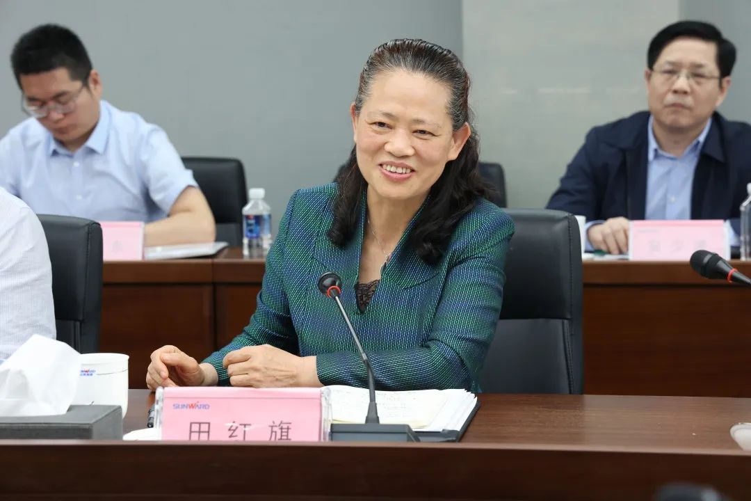 深入产学研合作！中南大学堂长、中国工程院院士田红旗率团造访必发集团智能
