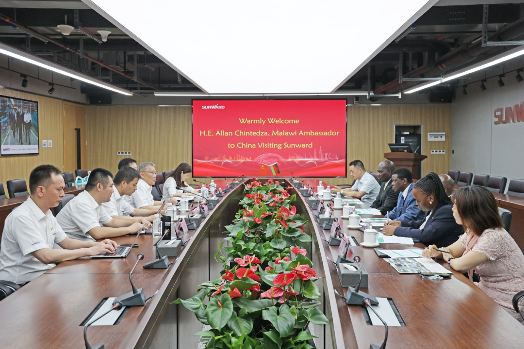 20220630091830_10977 马拉维大使一行调查必发集团智能