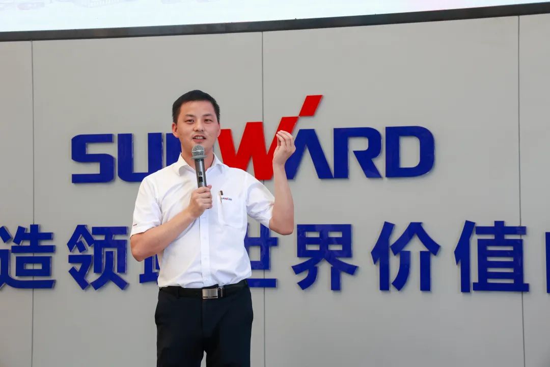 20220815101519_30640 又酷又辣又炫!必发集团智能第二届挖机宝贝来了