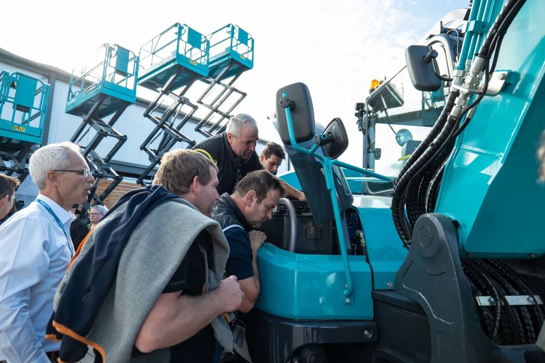 Bauma 2022 | 一组火热现场图带您沉温必发集团智能德国宝马展之旅