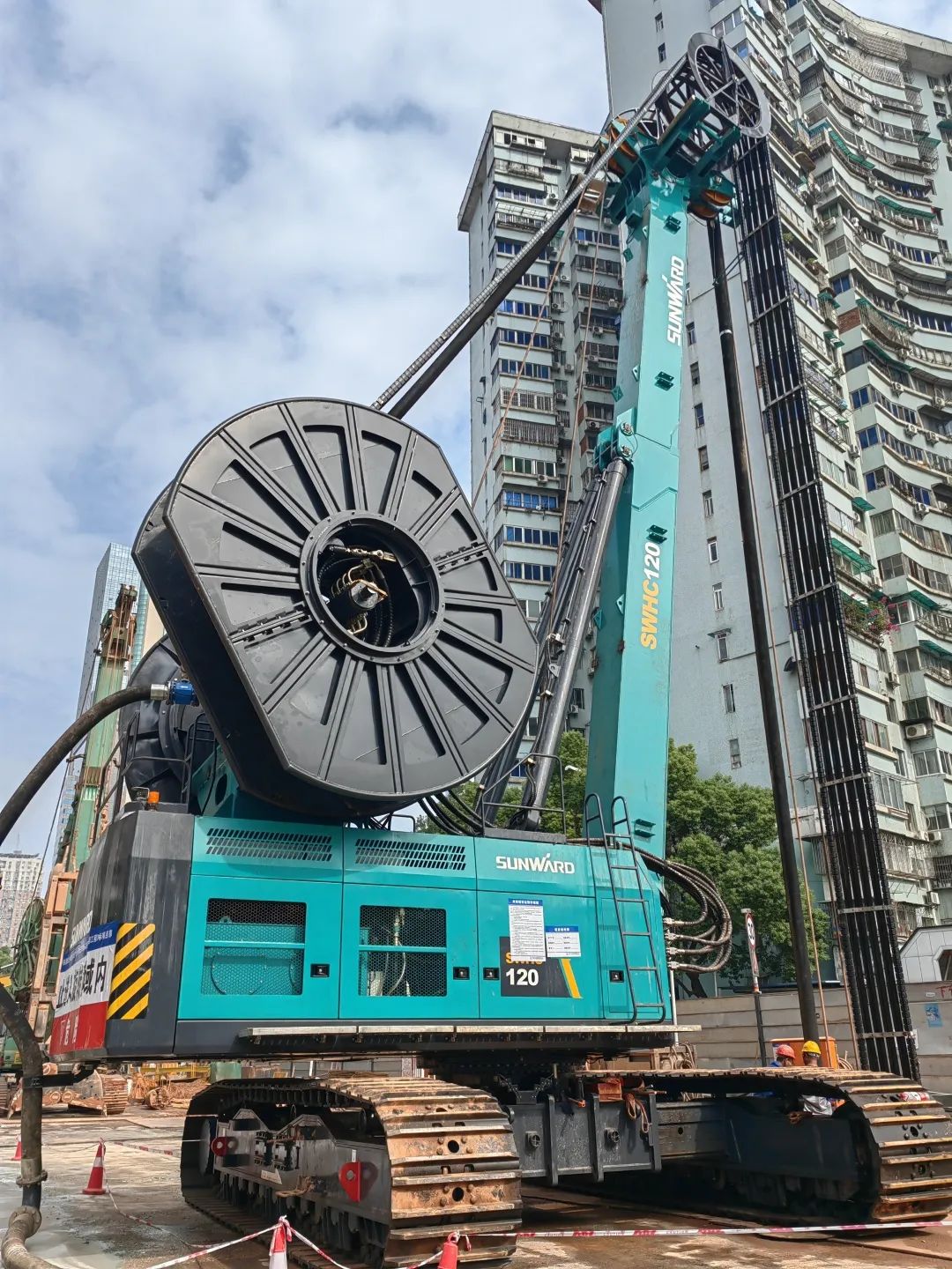 首战创佳绩！必发集团智能双轮铣槽机助建长沙地铁7号线