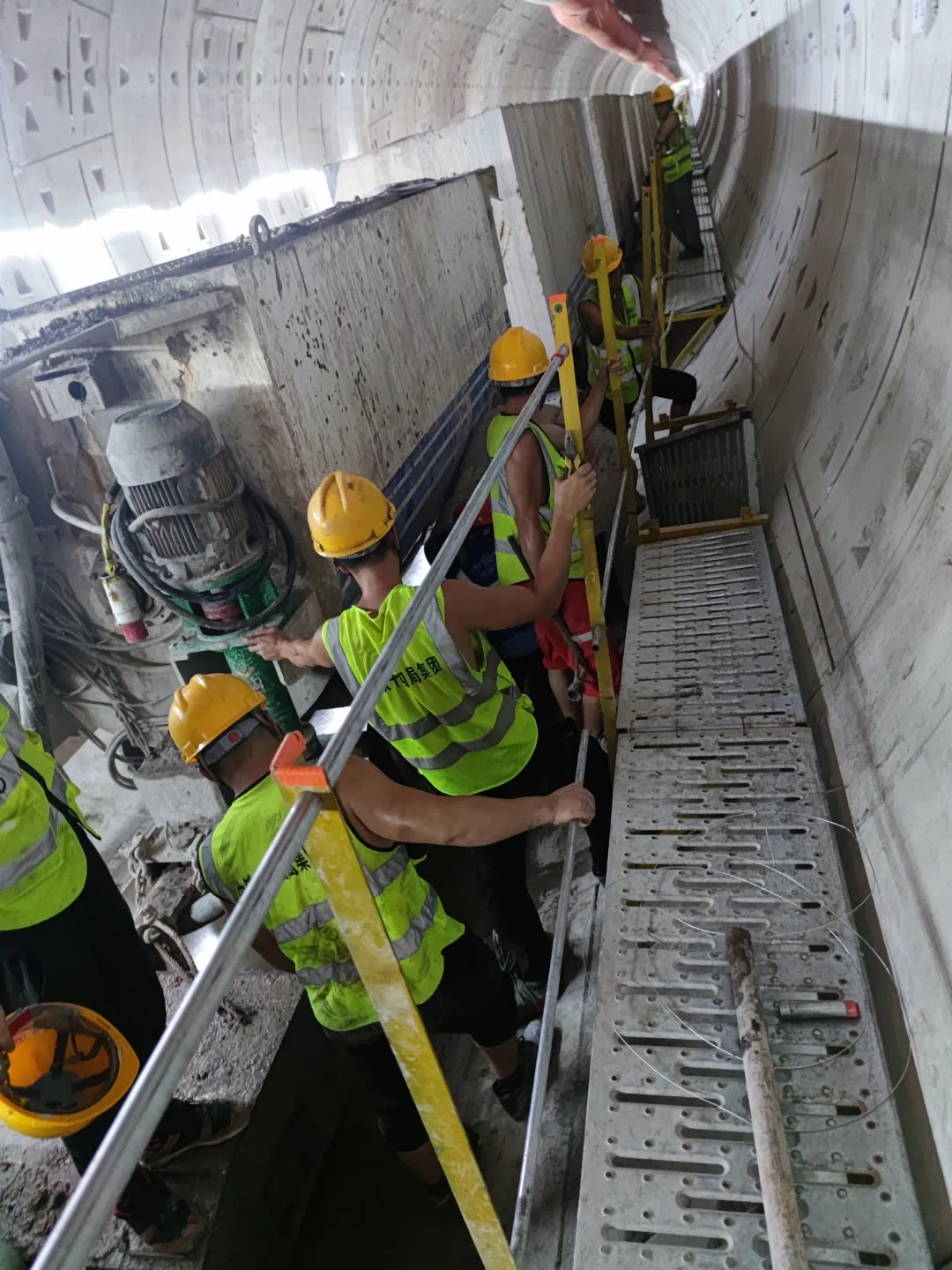持续助建俏丽大湾区！中铁必发集团盾构机成功贯通丽江地铁3号线低碳站～坪西站右线