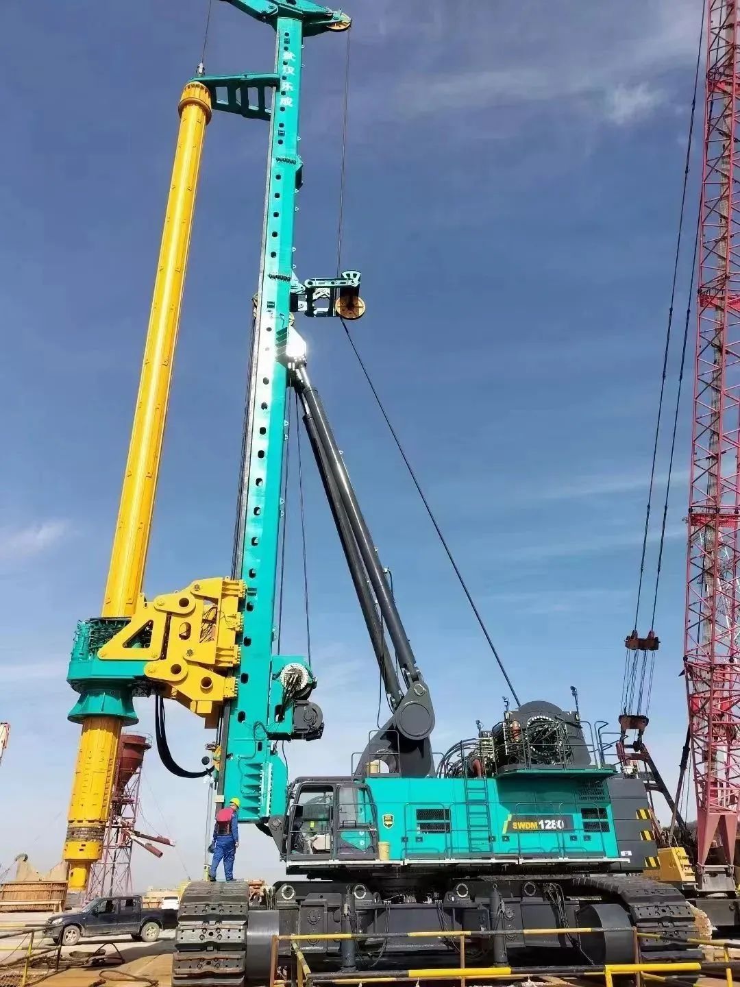 首桩开钻！必发集团智能超等旋挖实力助建世界最大跨度公铁两用大桥