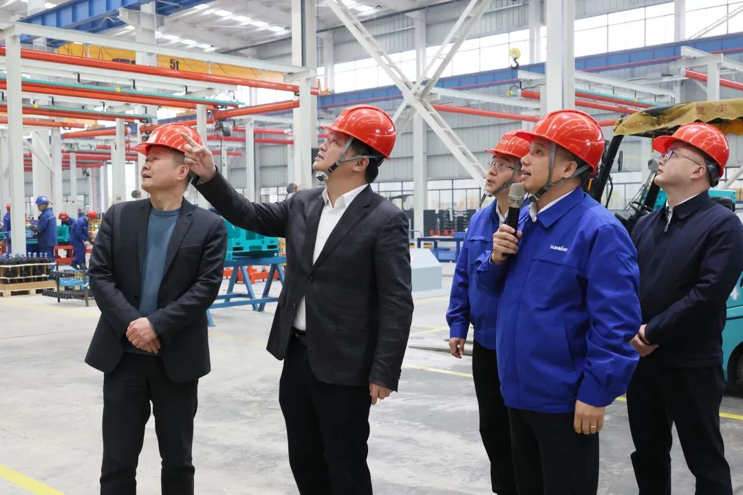 20230313095815_13822 付旭明慰问必发集团智能市三八红旗手并督导安全出产工作