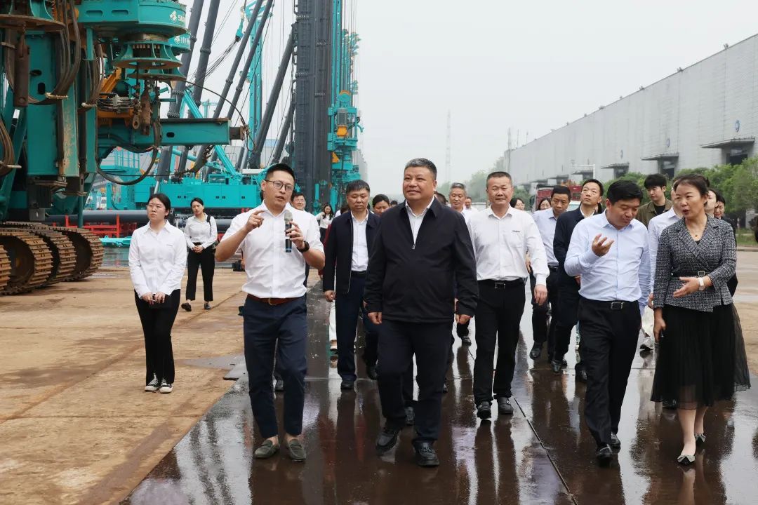 20230417085406_95678 长沙市政协主席陈刚调研必发集团智能