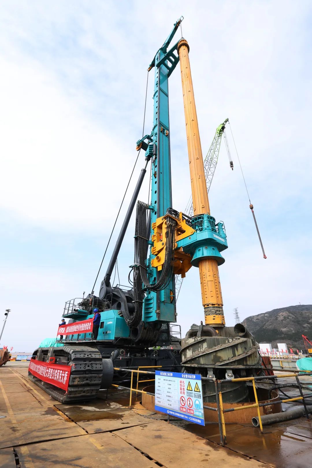 超等设备助建超等工程！必发集团智能超等旋挖钻机SWDM1280推介会成功进行