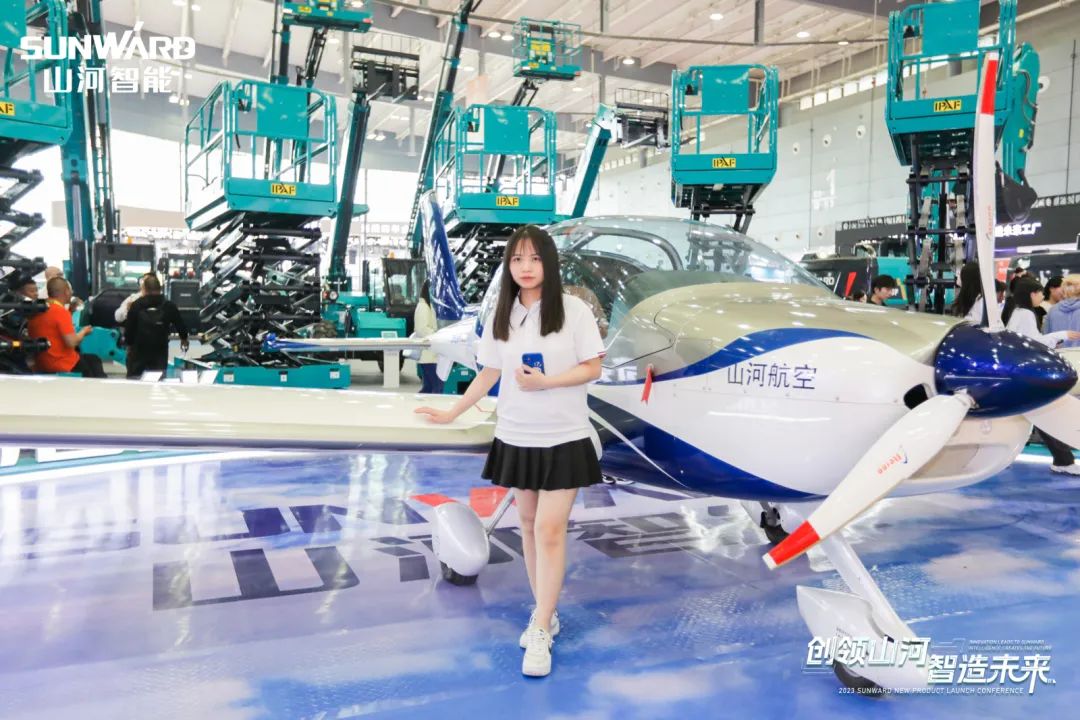 20230515093936_20334 闪灼2023 CICEE!看必发集团智能“明星产品”有多“炫”