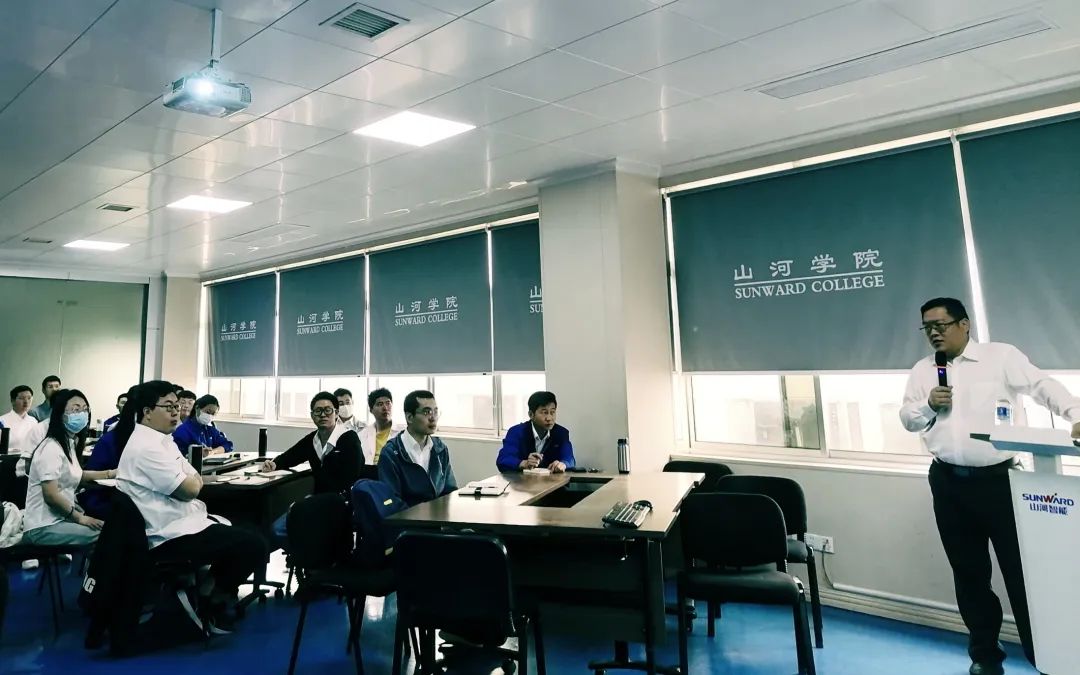 劳动庆幸，创造伟大！纪录那些平庸且伟大的劳动瞬间