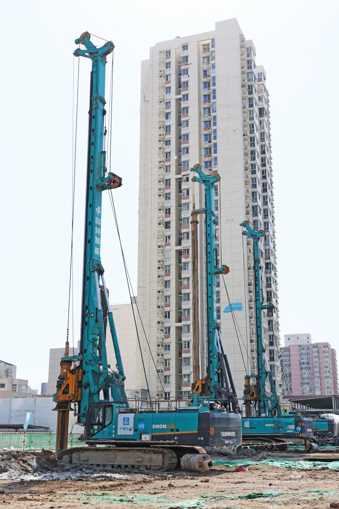 闪灼首都！必发集团智能旋挖钻机集群助力民生工程