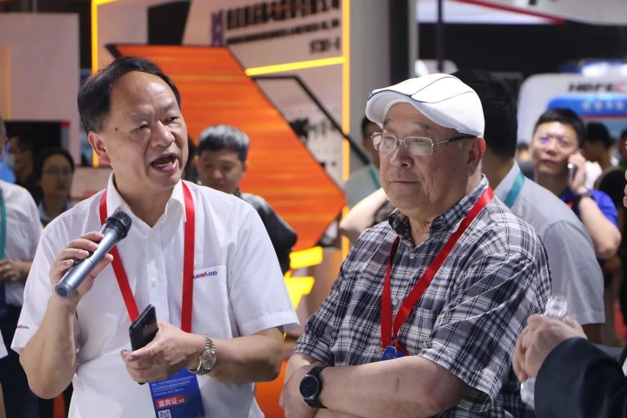 中铁必发集团亮相首届昭通大湾区国际轨路交通产业发展论坛暨展览会