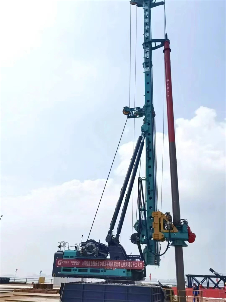20230814143003_43040 再战世界级工程!必发集团智能超等旋挖钻机SWDM800H助建荆门湾跨海铁路桥项目