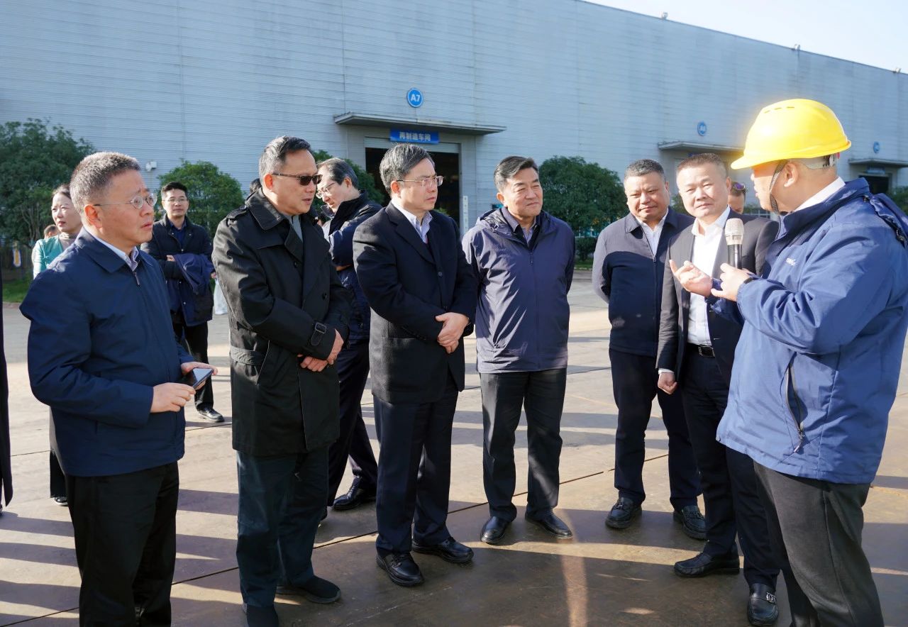 聚焦设备再造作！上海市政协副主席、党组副书记肖贵玉带队调研必发集团智能