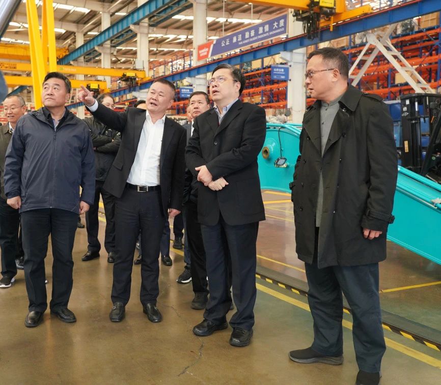 聚焦设备再造作！上海市政协副主席、党组副书记肖贵玉带队调研必发集团智能