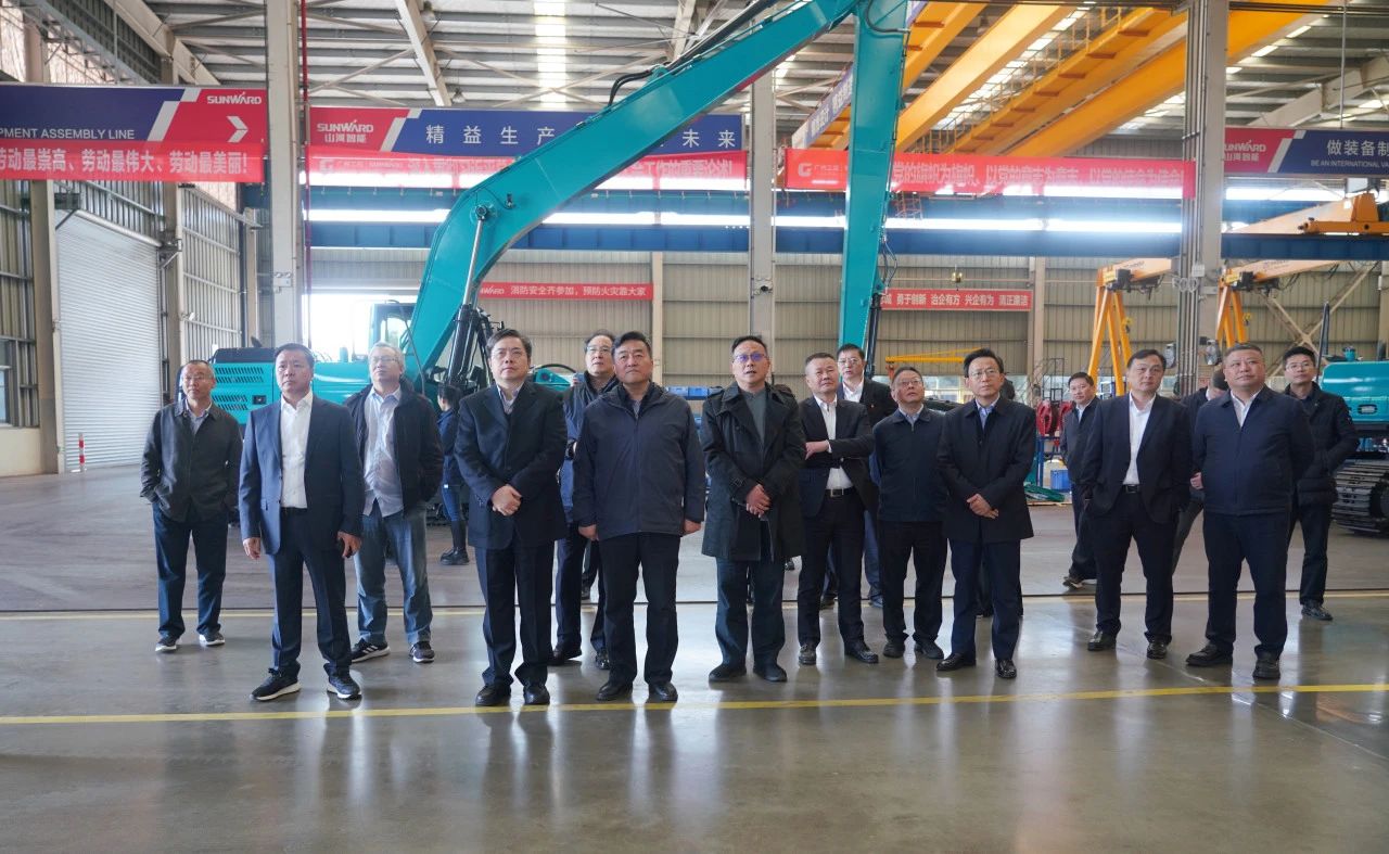 聚焦设备再造作！上海市政协副主席、党组副书记肖贵玉带队调研必发集团智能