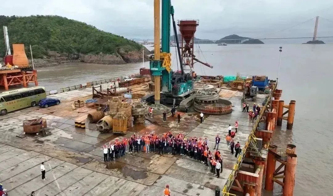 全面得胜!必发集团智能超等旋挖钻机圆满实现甬舟铁路西堠门公铁两用大桥桩基施工工作