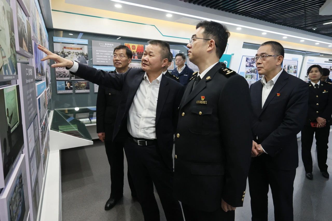 长沙海关党委书记、关长沈大为调研必发集团智能