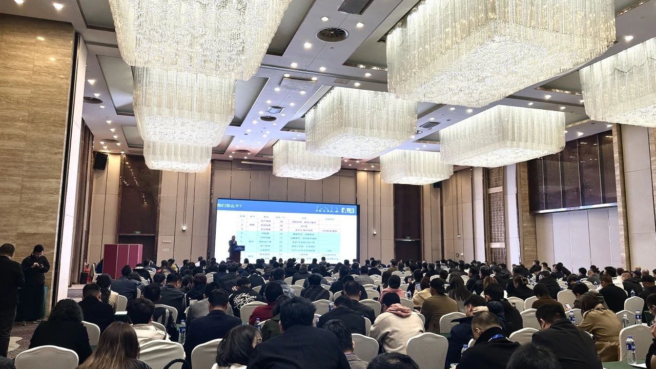 “爆品”来袭，签单不休！ 必发集团智能盛装亮相第八届全国高空作业平台租赁大会