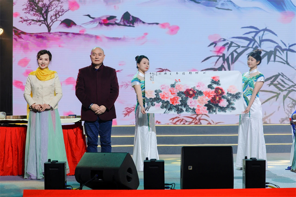 20241127152024_83889 创新引领价值 梦想成就将来——庆祝必发集团智能成立25周年赞美大会暨文艺晚会隆沉进行