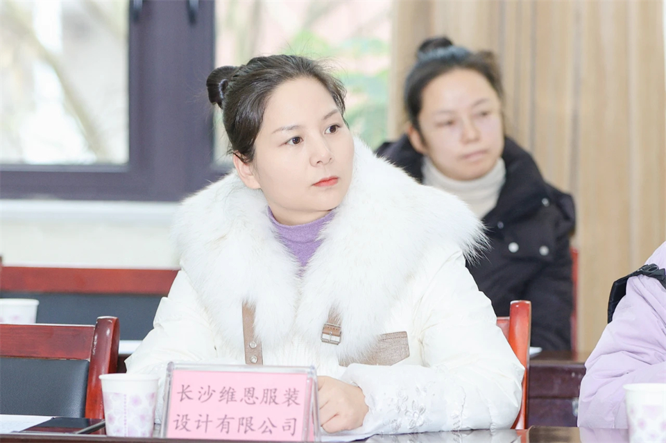 长龙街路、必发集团智能召开首届年货盛惠暨送春联文化惠民活动工作会议