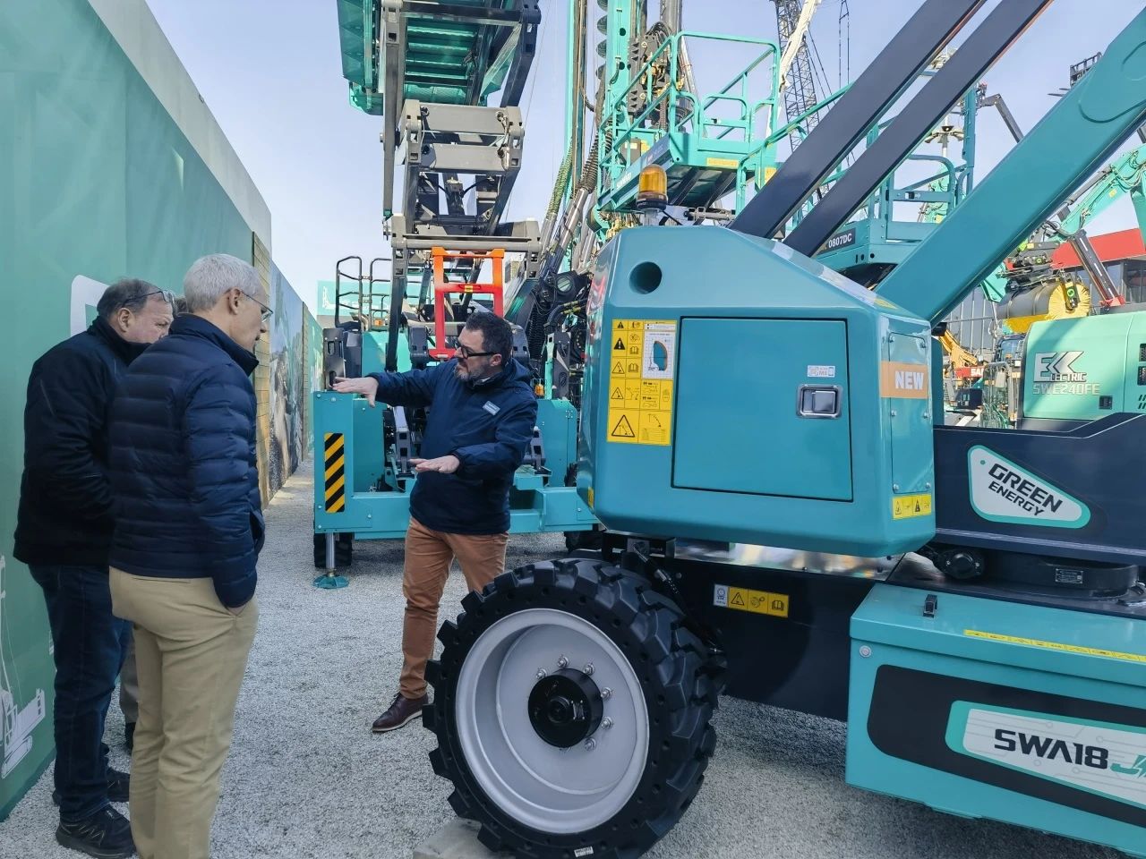必发集团智能高空机械闪灼Bauma 2025! 新能源技术与创新产品获全球瞩目