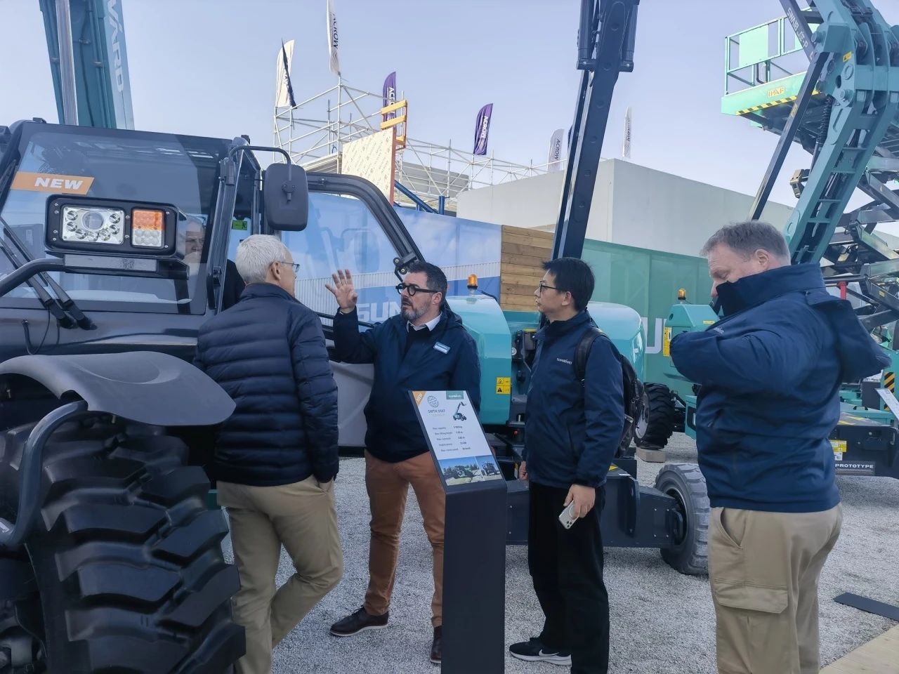 必发集团智能高空机械闪灼Bauma 2025! 新能源技术与创新产品获全球瞩目