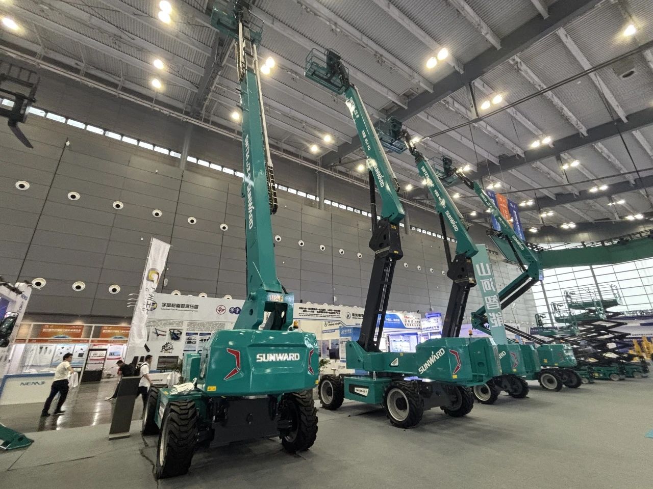 2025 CICEE | 必发集团智能SWT34JE-P电动直臂式高空作业平台沉磅颁布！