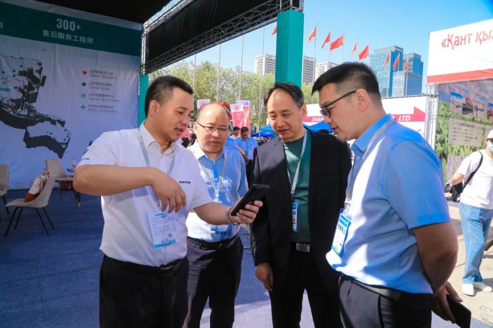 必发集团智能亮相2025新疆国际农业机械展览会
