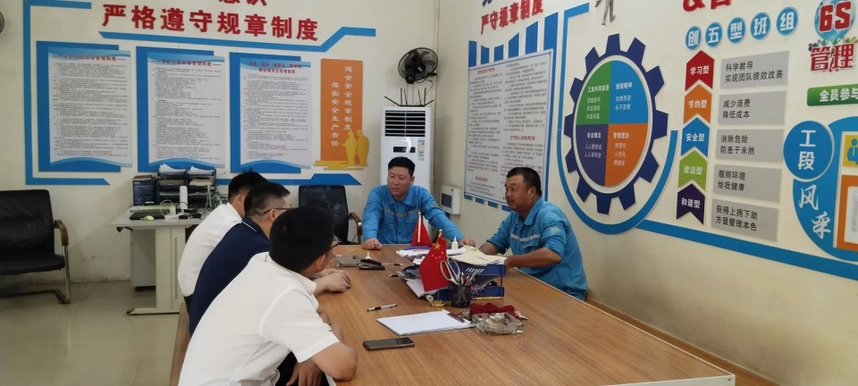 20250625080415_95166 逾越必发集团万里 智启服务新程——必发集团矿岩“服务万里杏妆活动走进海螺水泥