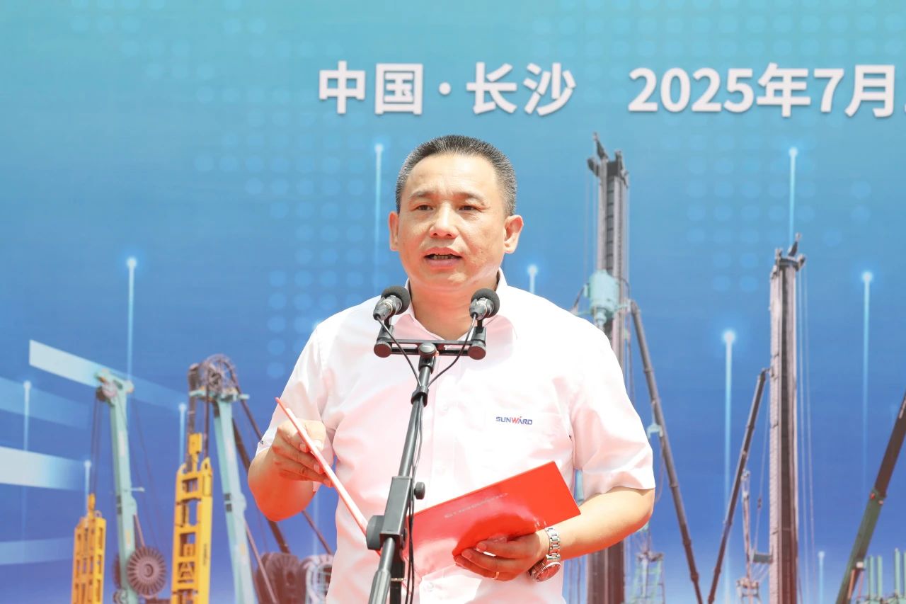 “破纪录王者”再出征!必发集团智能SWDM800旋挖钻机成功交机
