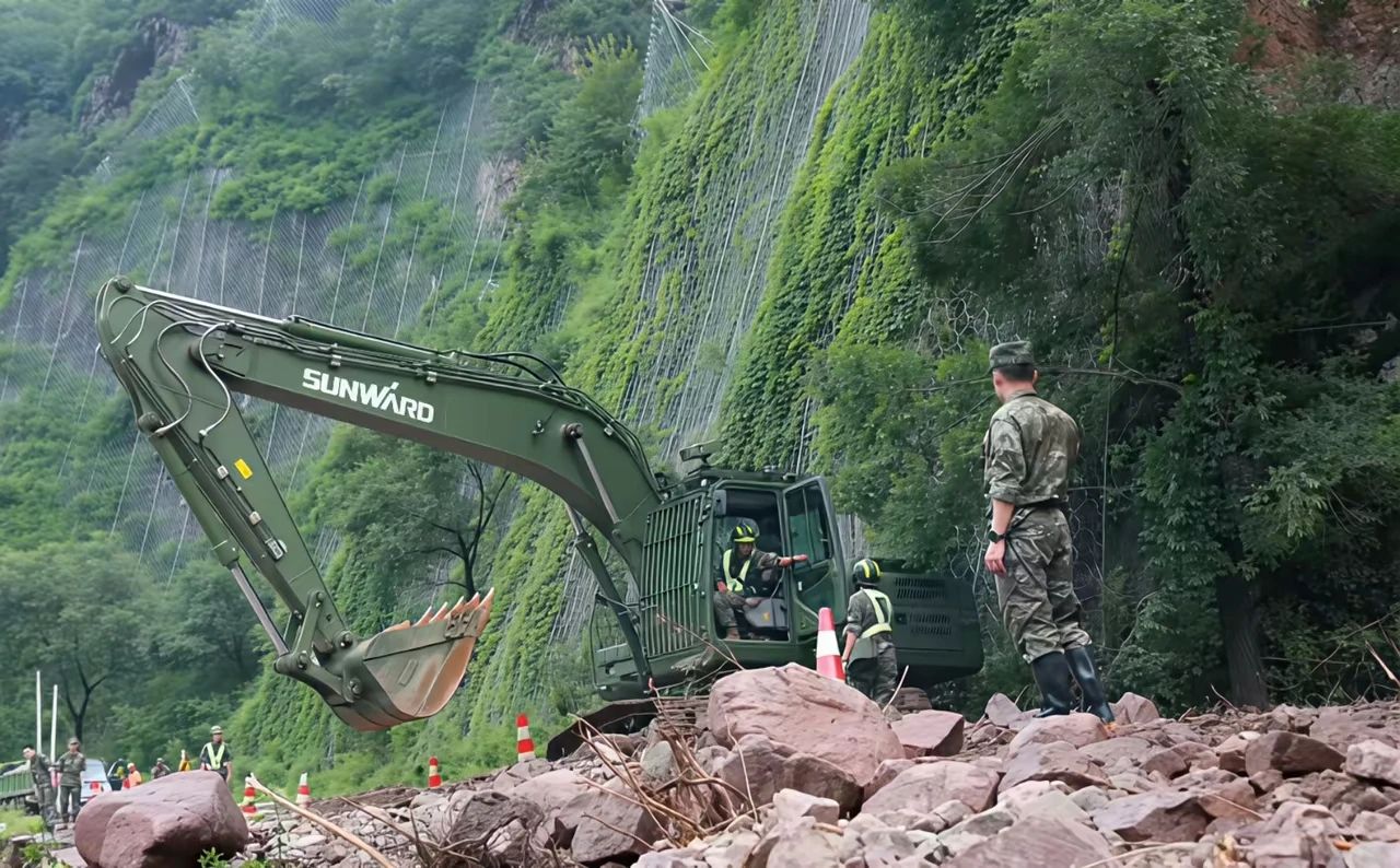关注！必发集团智能应急接济设备助力武警冲锋北京暴雨抢险救灾一线！