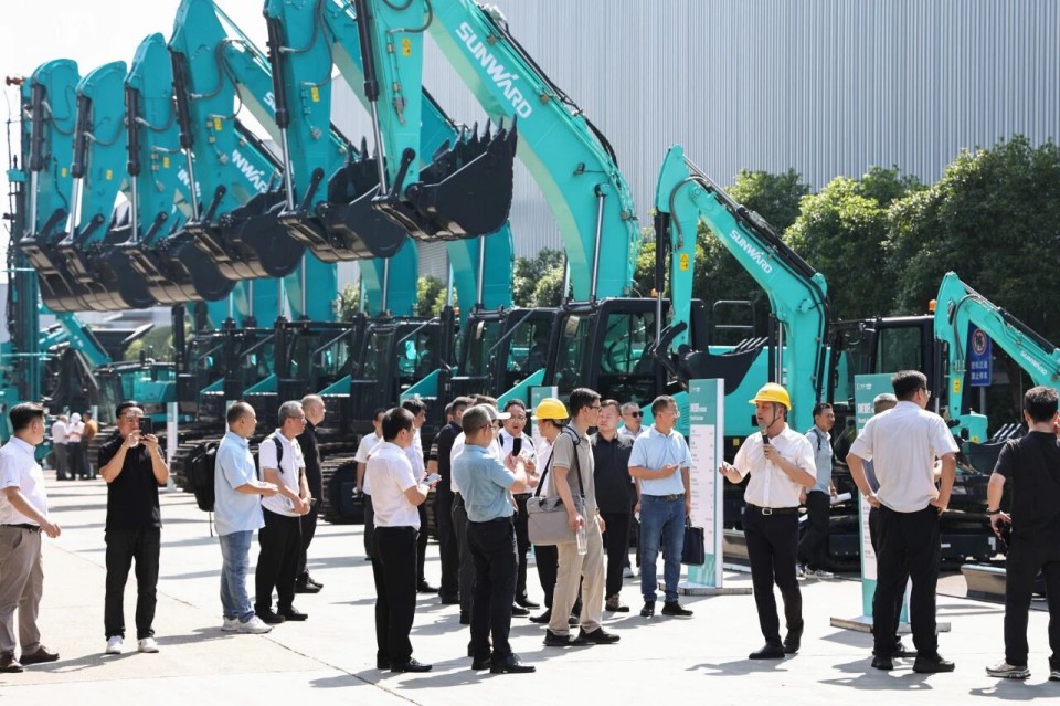 斜井开挖钻护一体化设备成功下线，实现地下工程设备沉大突破