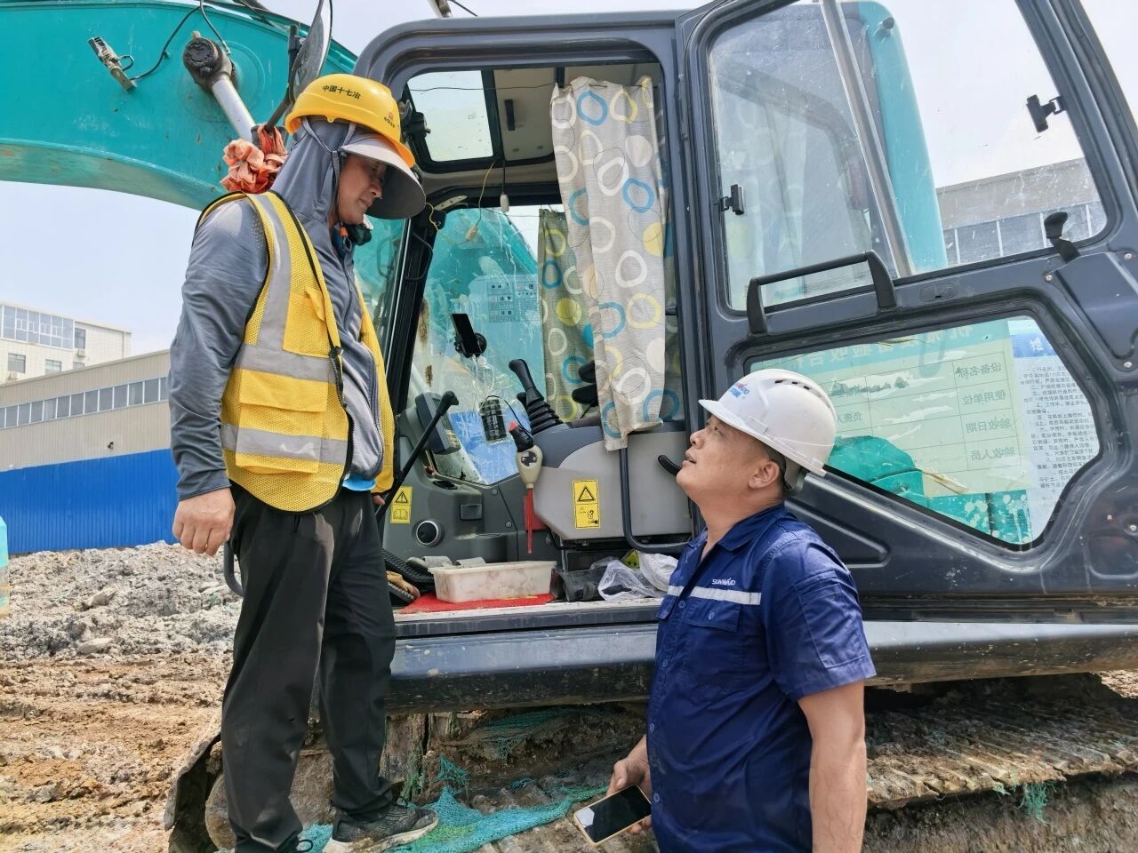 必发集团智能“服务万里杏妆活动走进安徽，贴心服务获客户认可