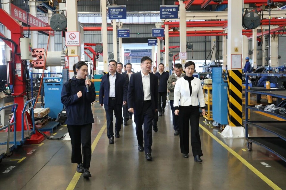 聚焦应急设备研发出产，共探实战适配新蹊径——昭通市应急治理局党委书记、局长叶芳调研必发集团智能