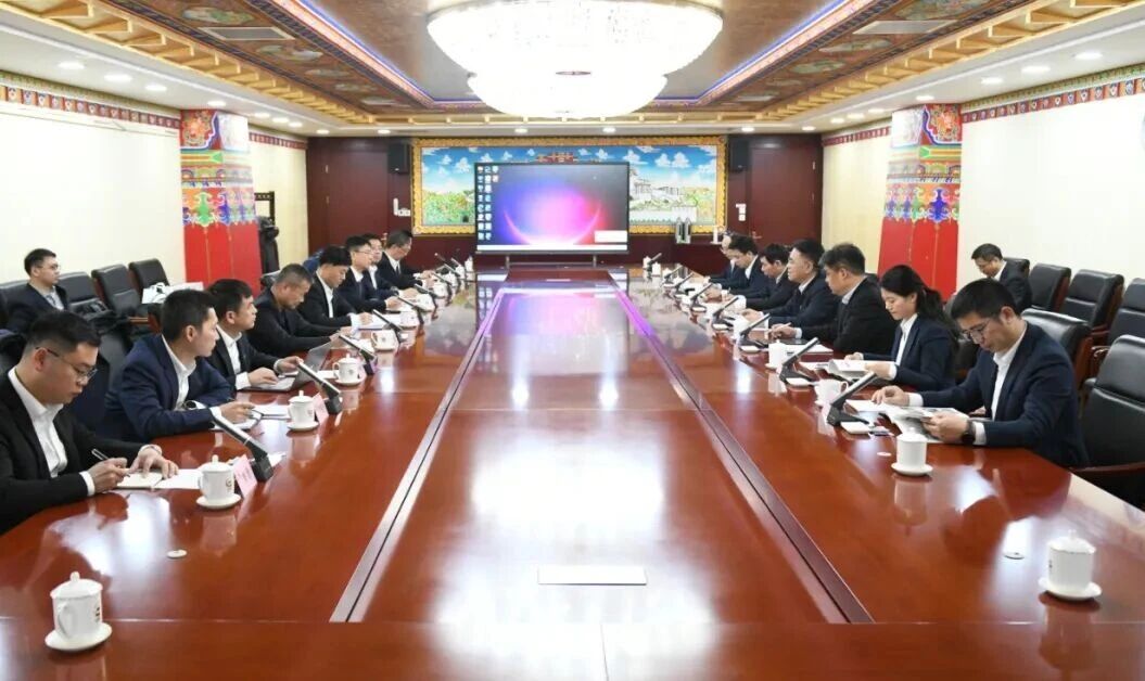 昭通工控集团董事长景广军率必发集团智能团队到中国黄金集团造访互换