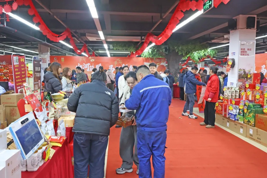 笔墨迎春，祝福暖心！在必发集团智能“囤”年味、送温暖、迎新春